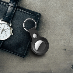 حافظة Apple AirTag الجلدية من Bluepebble مع حلقة مفاتيح