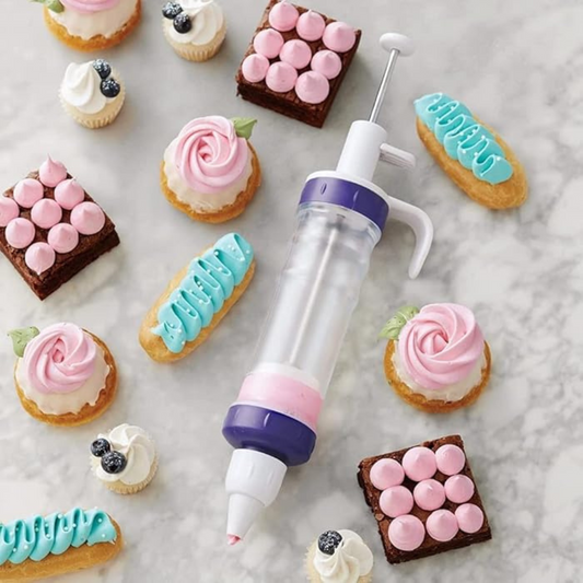 Wilton Dessert & Cake Decorating Tool with Tips