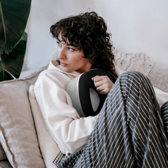 Momax 1-World Ergonomic Travel Pillow Momax 1-World Ergonomic Travel Pillow