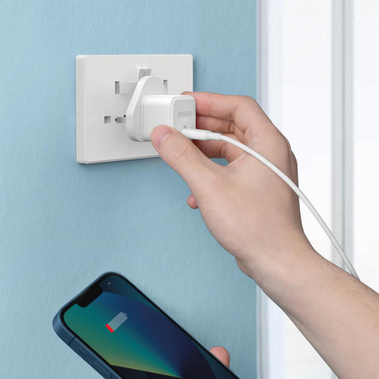 شاحن Anker عالي السرعة بمنفذ USB C بقوة 20 واط للأجهزة المحمولة