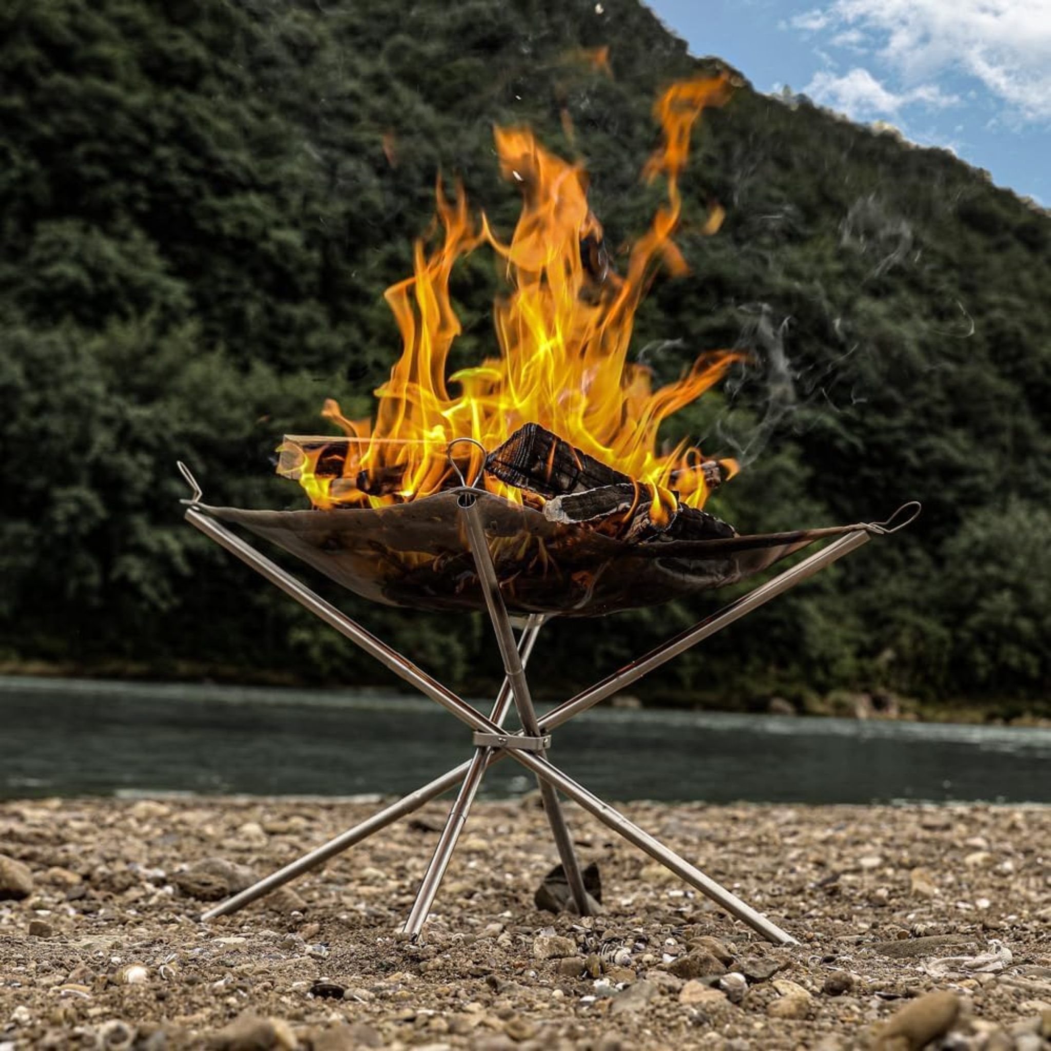 Green Lion Portable Fire Pit Bonfire Stand for Outdoor Camping